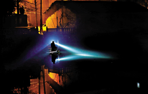 浙江海宁:长安夜钓