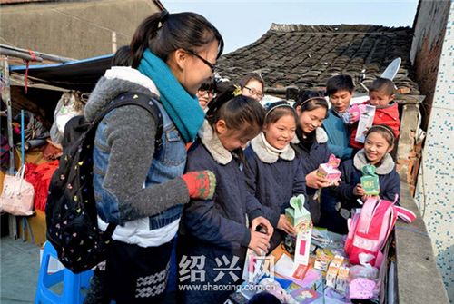 文理学院义务家教社 为外来孩子们免费家教六