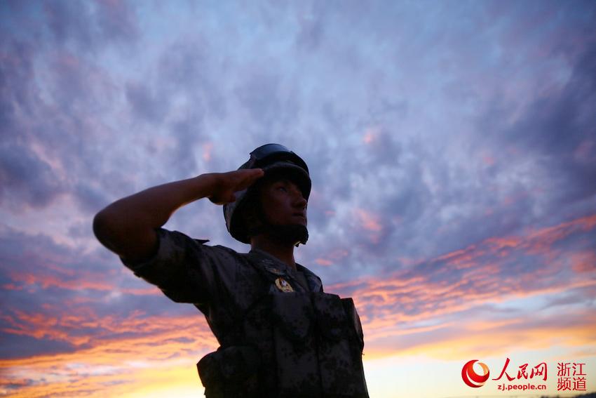 直击雁门关伏击战英雄连英模部队方队阅兵风