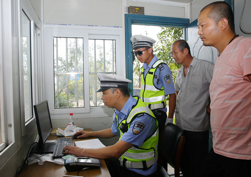 绍兴上虞交警:全天候执勤护航十九大