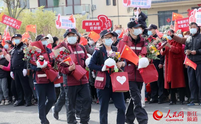 第三批返浙的援鄂醫療隊335名醫護人員抵達湖州。謝尚國攝