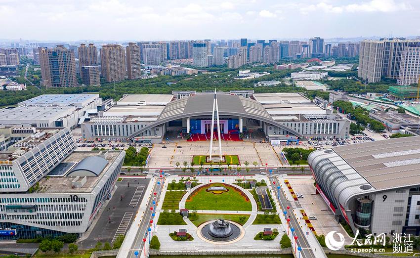 6月9日，航拍第二届中国―中东欧国家博览会举办地宁波国际会展中心。人民网 章勇涛摄