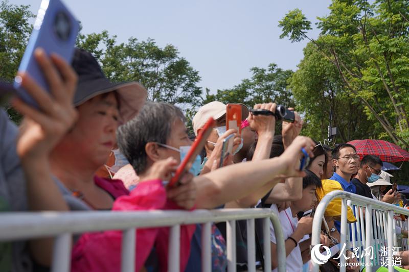 ���۾�����Ϊÿ����缫�ܻ�ӭ�Ļ֮һ�������ڶ������ο��غ��ۿ��������� ��������