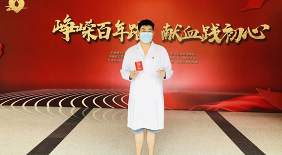最美00后医学生 以行动显担当