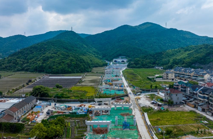 中村大桥施工现场。张锦国摄