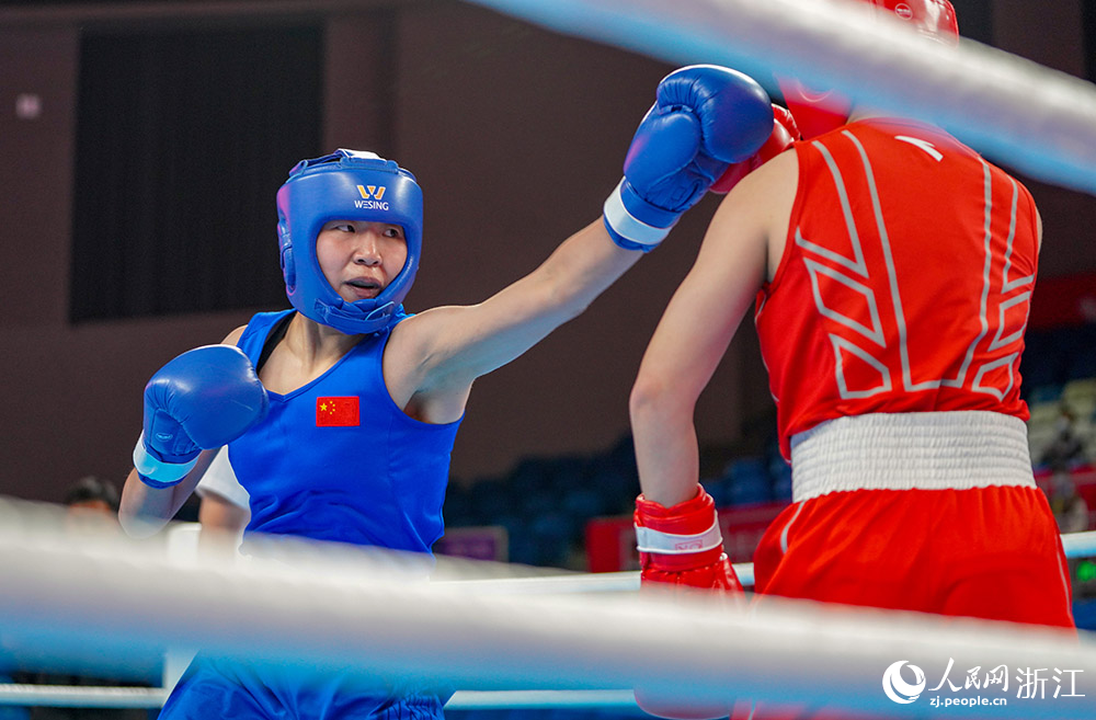 5月22日,女子60KG拳击比赛现场。人民网 章勇涛摄