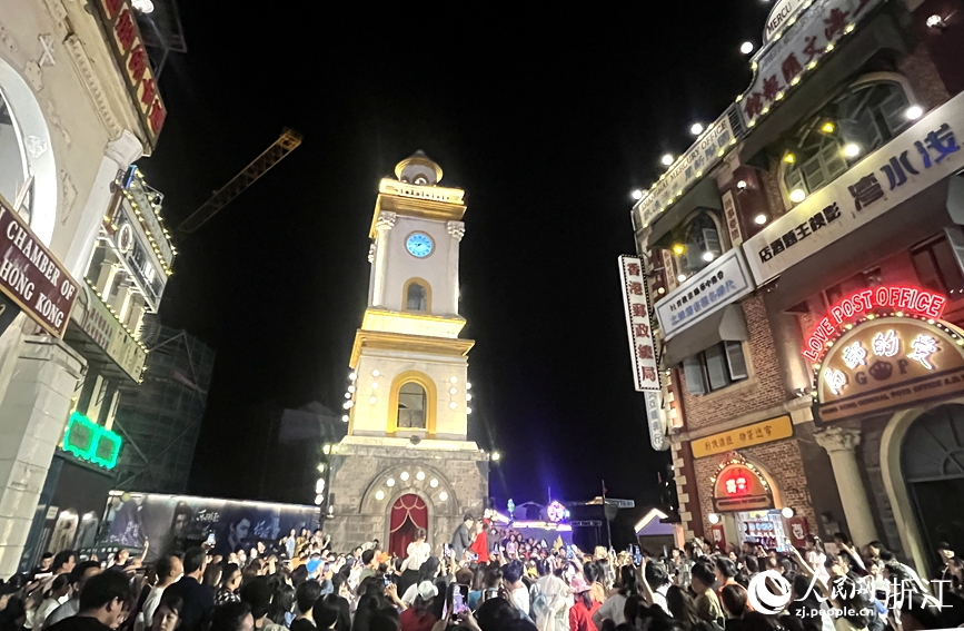 廣州街·香港街向生活化的旅游休閑體驗型度假區轉型。人民網記者 張麗瑋攝