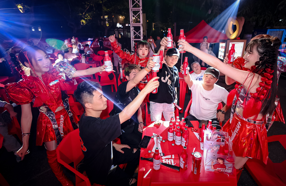 西湖啤酒音乐节燃情开启。上城区委宣传部供图