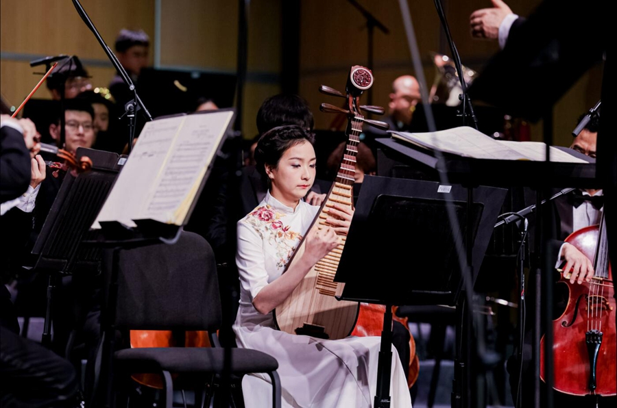 交响组曲《金陵十三钗》演出现场。中共遂昌县委宣传部供图