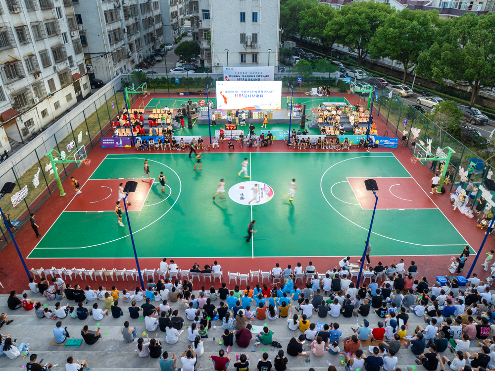 赛场上，球员们你争我夺、你攻我守。象山县委宣传部供图