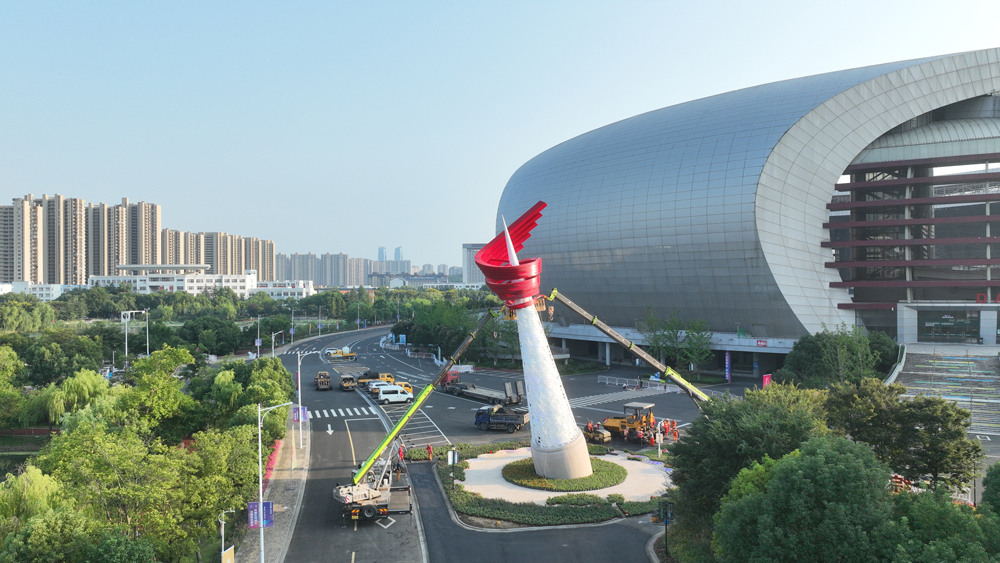 《湖筆寫亞運》雕塑作品。溫嶺市委宣傳部供圖