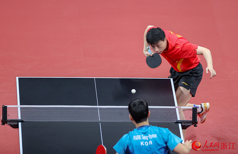 9月26日，中国队选手马龙在比赛中。人民网 章勇涛摄