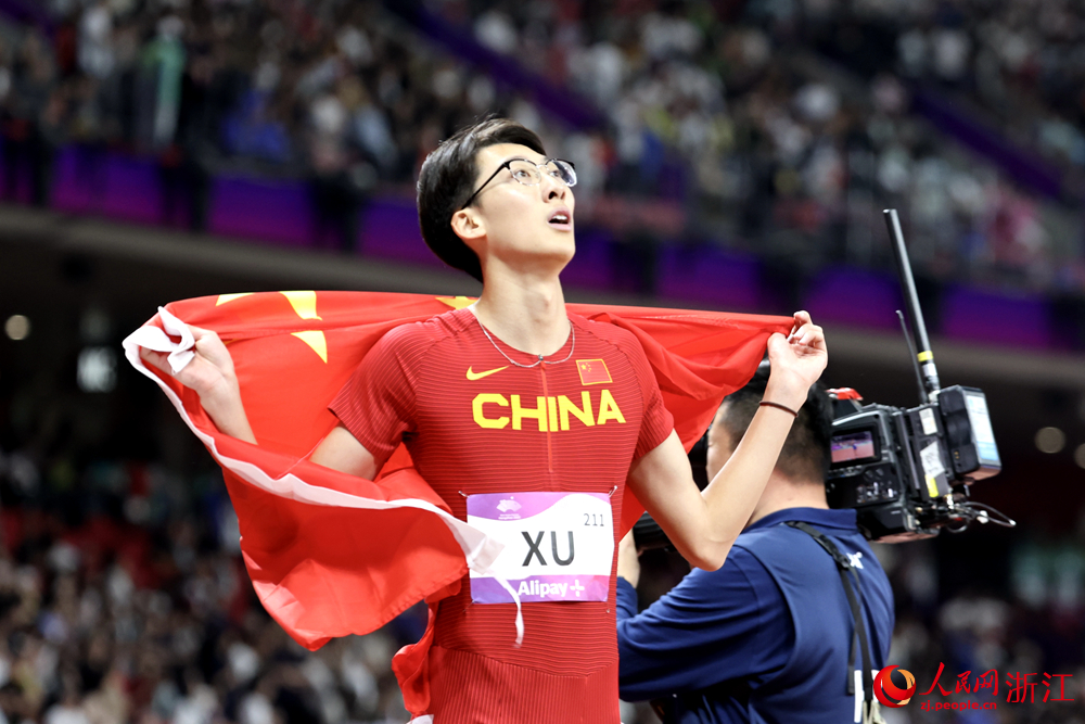 许卓一在比赛后庆祝。人民网 陈陆洵摄