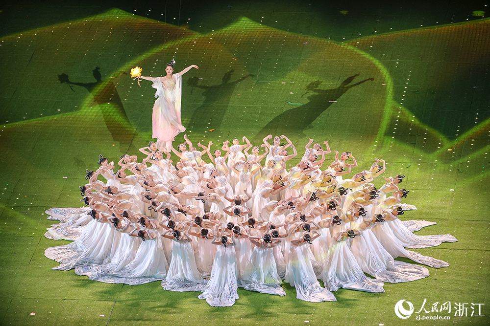 10月8日，杭州第19届亚洲运动会闭幕式文艺演出。人民网 章勇涛摄