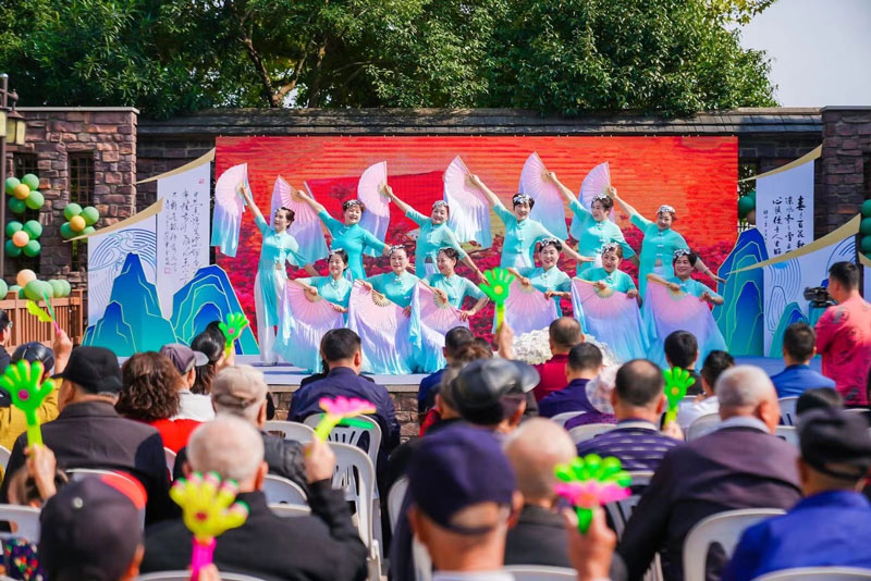 演出现场。递铺街道供图