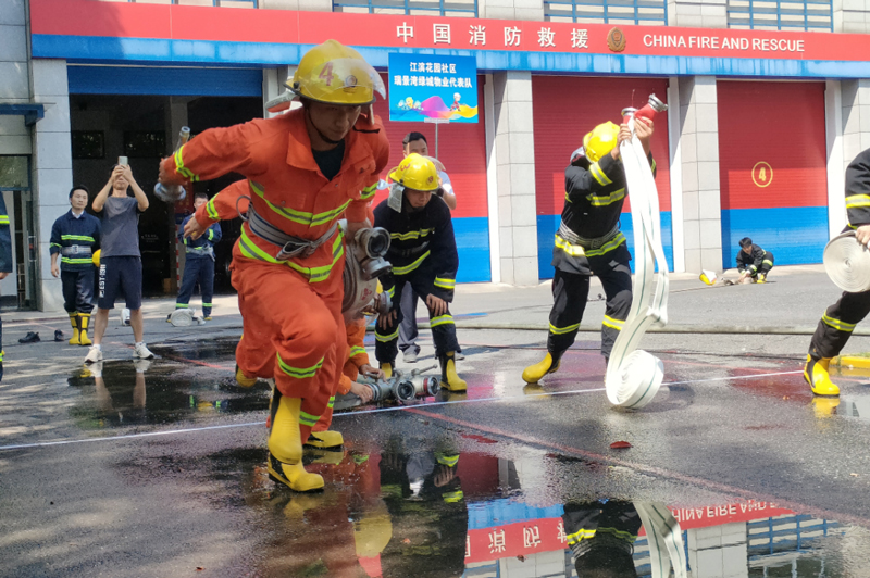 消防演练暨技能比武大赛现场。白杨街道供图