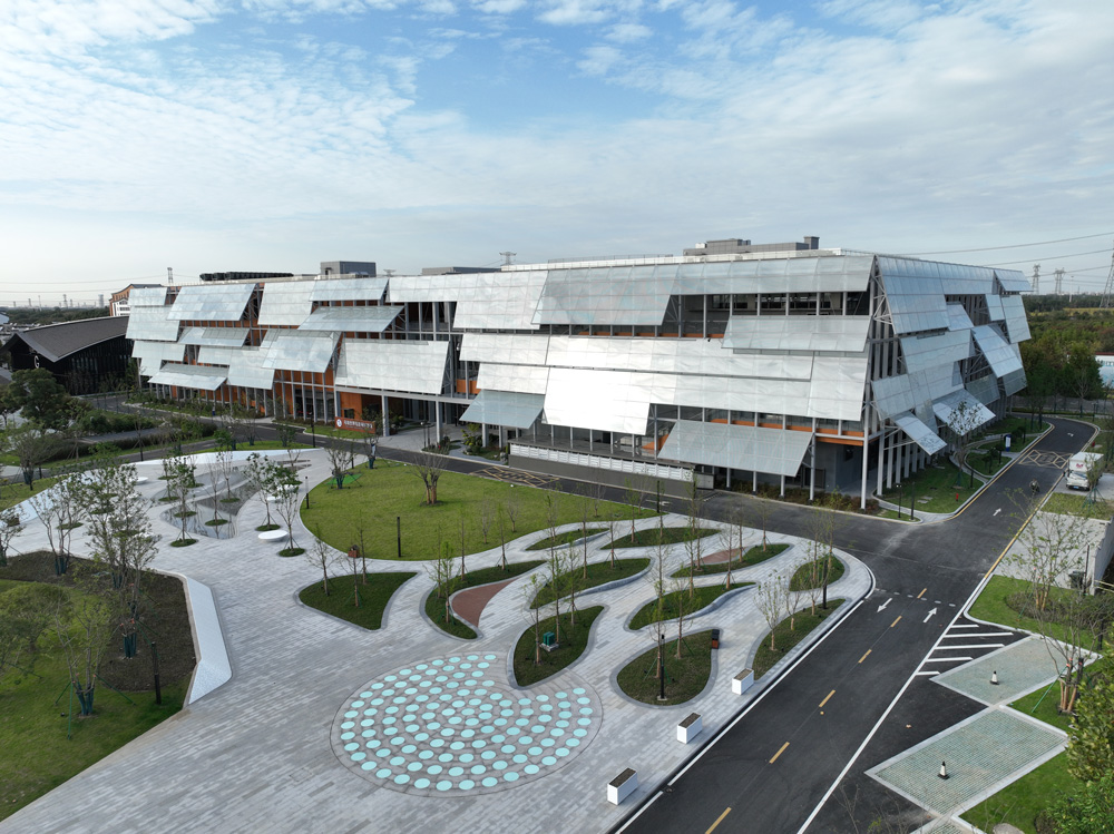 烏鎮世界互聯網科技館整體建筑風格定位為白、透、輕。桐鄉市傳媒中心供圖