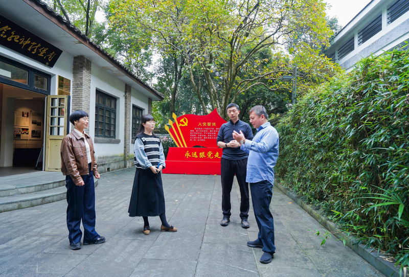宣講員講述桐廬鄉村發展。桐廬縣委宣傳部供圖