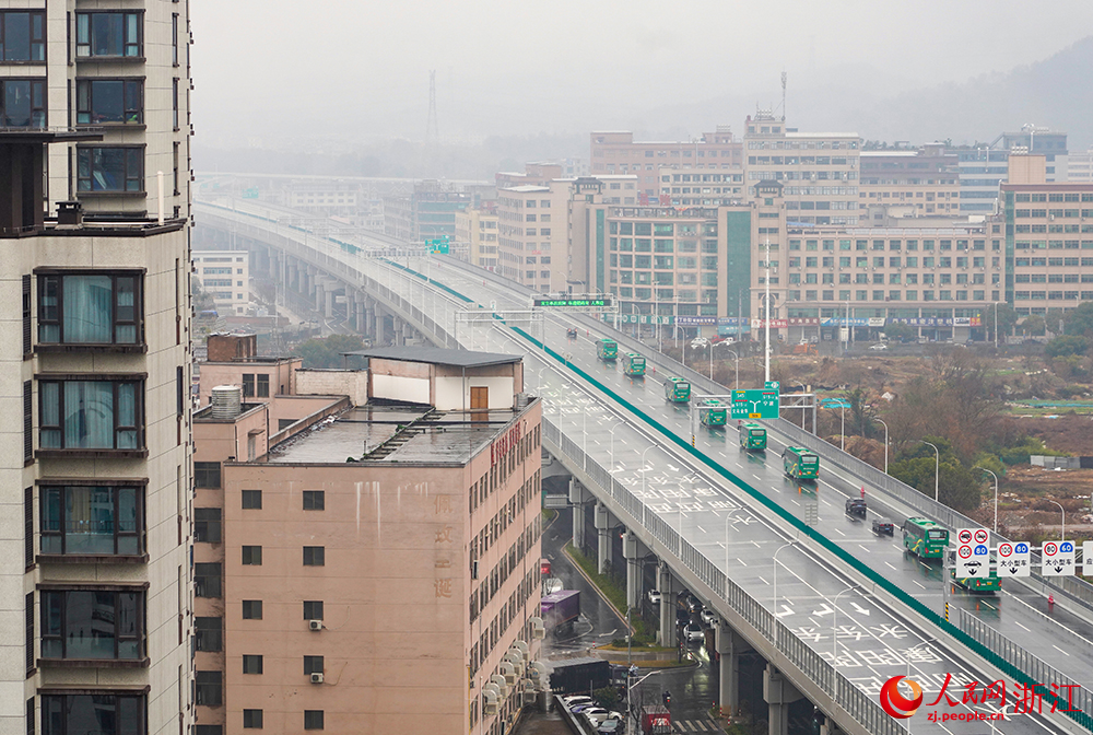 1月19日，位于浙江省金华市的义东高速东阳（江北至南市）段正式通车。人民网 章勇涛摄