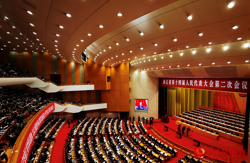 浙江省十四屆人大二次會議在杭隆重開幕。人民網記者 張帆攝