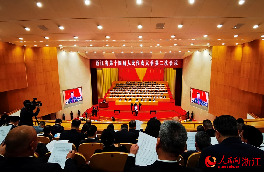 浙江省十四屆人大二次會議在杭隆重開幕。人民網記者 張帆攝