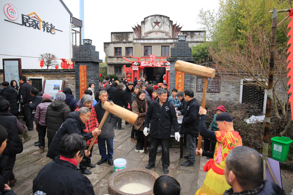 嘉兴桐乡经济开发区“骑乐龙龙”年味集火热开幕。桐乡市委宣传部供图