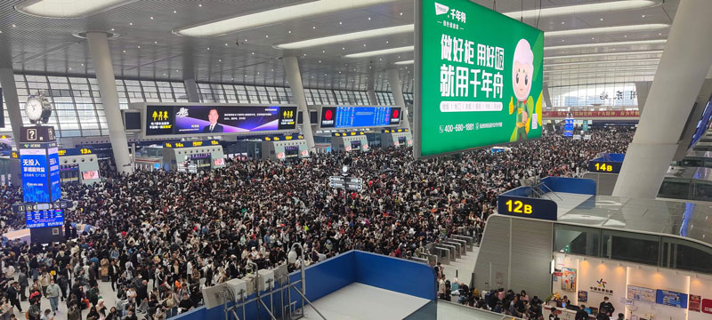 杭州東站出現旅客滯留情況。周珂攝