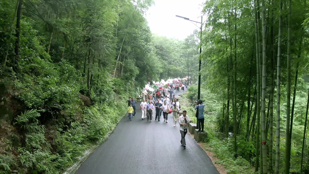 “四好農村路”推動文旅產業發展。王黎娜攝