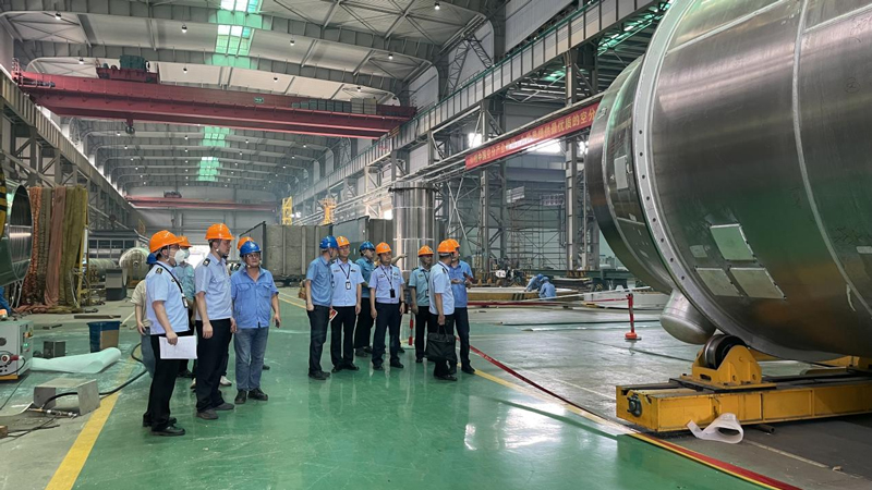 高速公路相关部门进企业开展宣传。骆鑫磊摄