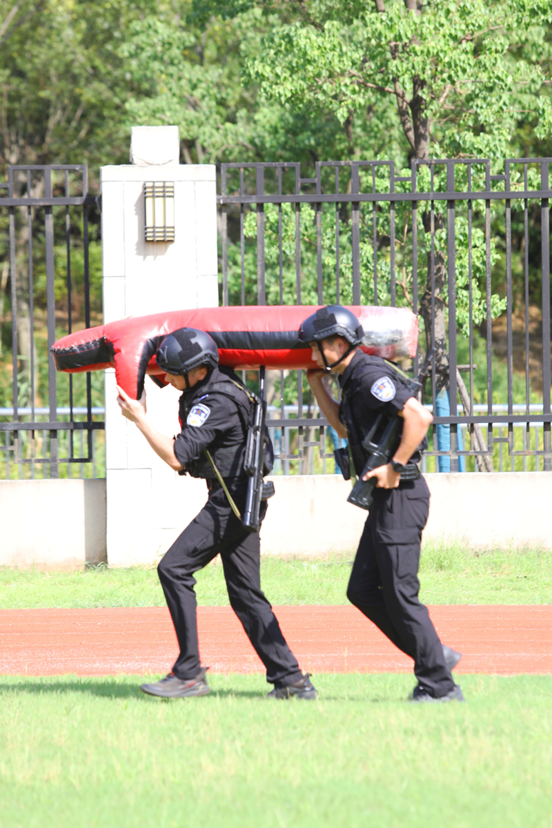 德清县公安局特警大队积极开展夏季练兵实训。德清县公安局供图