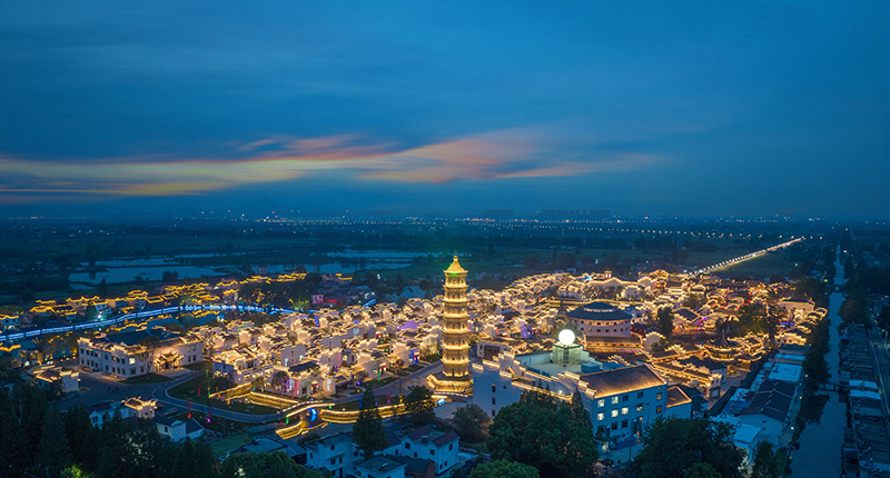 夜色下的犁桥水镇。铜陵市委宣传部 供图