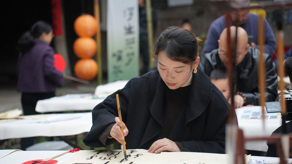 “西溪書畫學堂”書法培訓活動現場。蓮都區文廣旅體局供圖