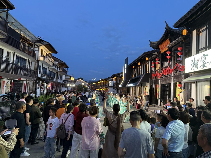 夜間旅游亮點多。龍泉市委宣傳部供圖