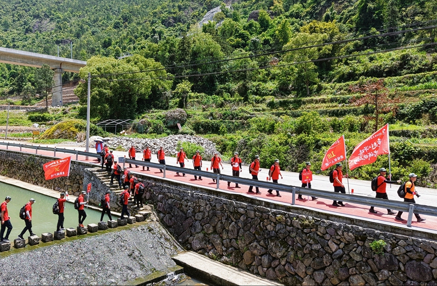 永嘉第十六屆重走紅軍路舉行。王哲孟攝