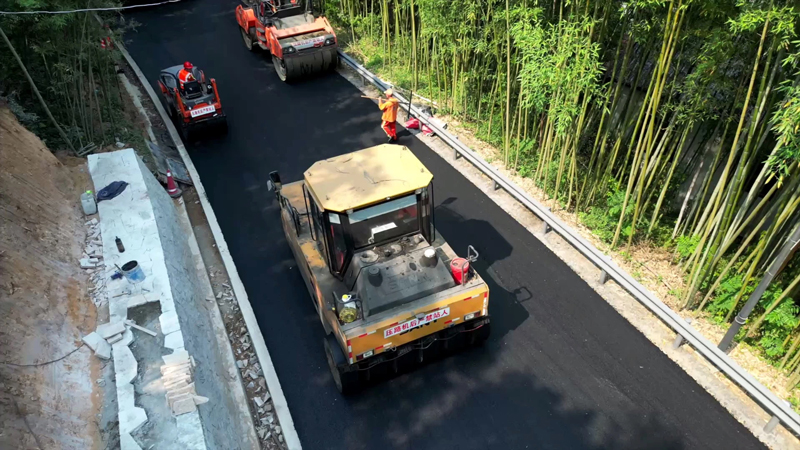 余杭交通养护部门对比赛沿线道路和必经道路开展精细化巡查、整治。