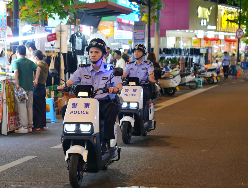 1小象骑警在辖区巡逻 莲都公安供图
