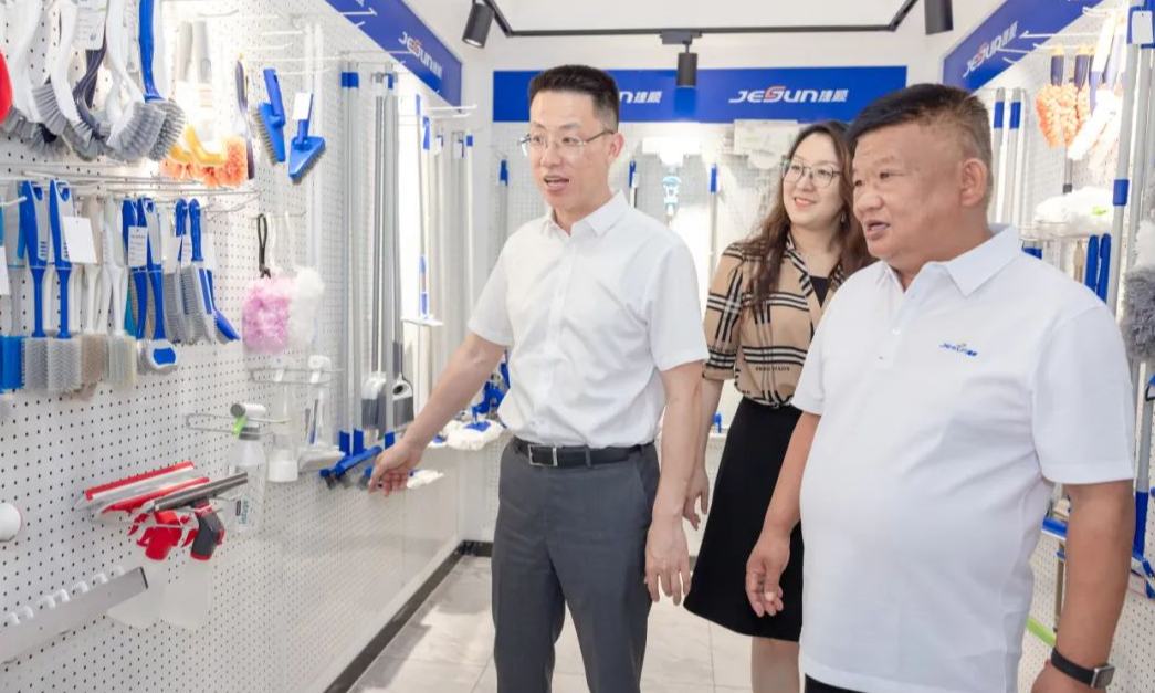 加快构建富有秀洲特色的现代化产业体系