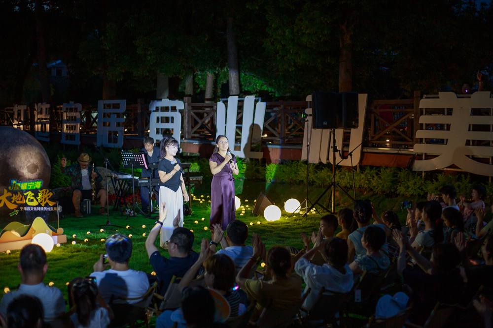 草坪音樂會現場。繆軍攝