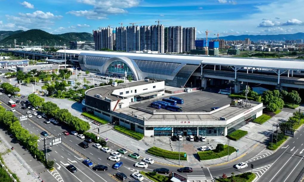 交通先行四十载 大道如虹谱新篇