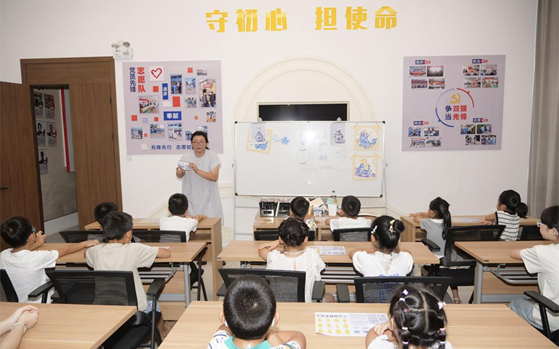 暑期繪畫公益活動。峰江街道供圖