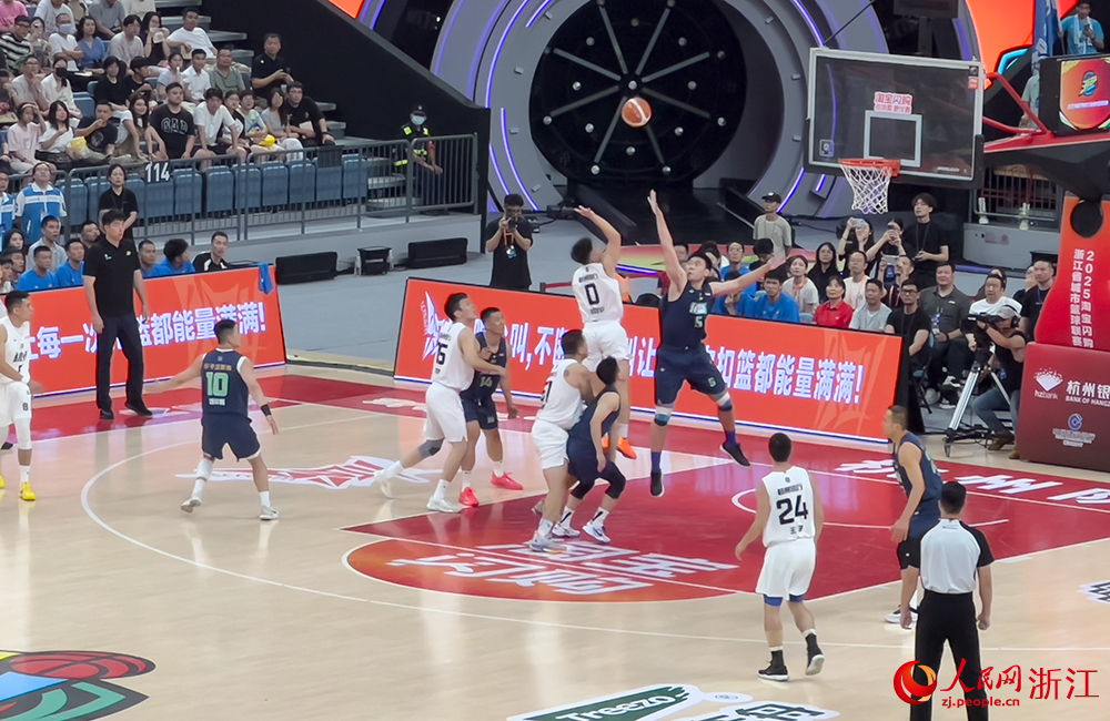 “浙BA”城市爭霸賽揭幕戰比賽現場。人民網記者 艾宇韜攝