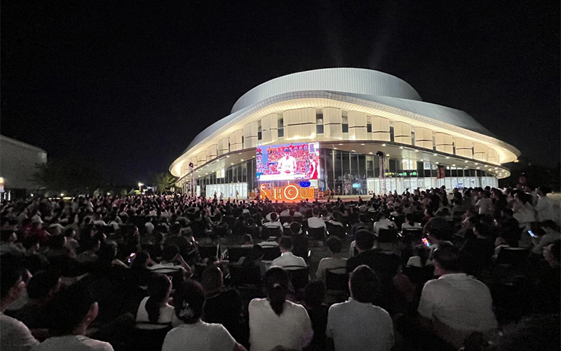 公共文化中心直播观赛点。徐继伟摄