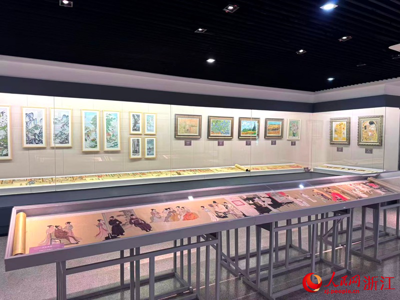 “再續前緣”都錦生與西湖綢傘創新特展現場。人民網 陳陸洵攝