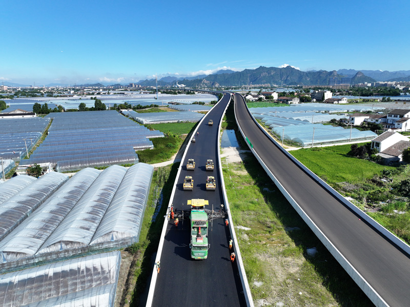 假期施工忙。浙高建公司供图