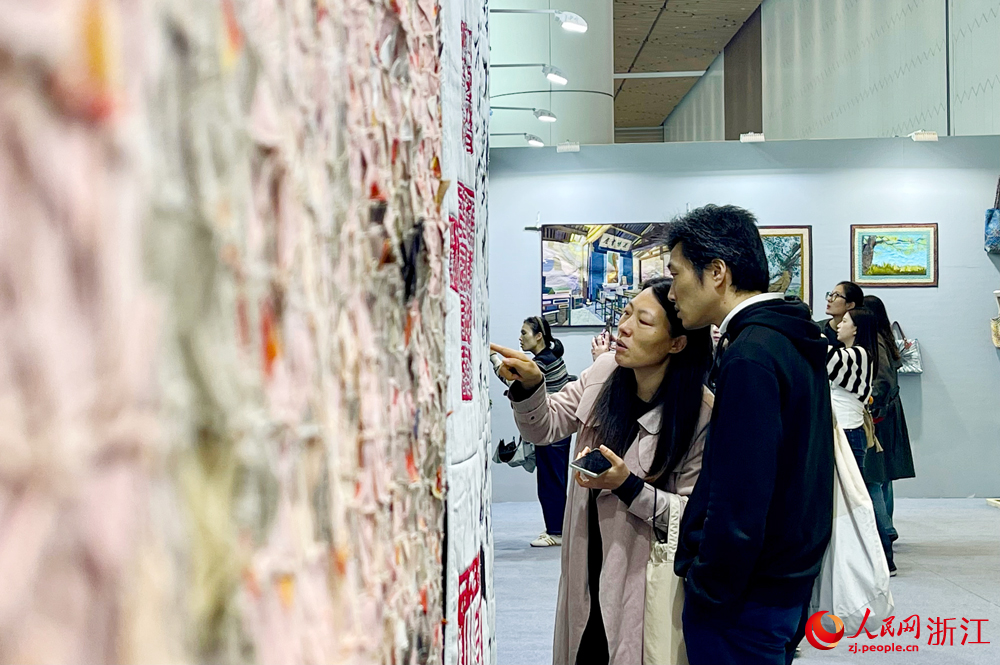 2025中国绍兴柯桥国际纺织品博览会(秋季)现场。人民网记者 郭扬摄