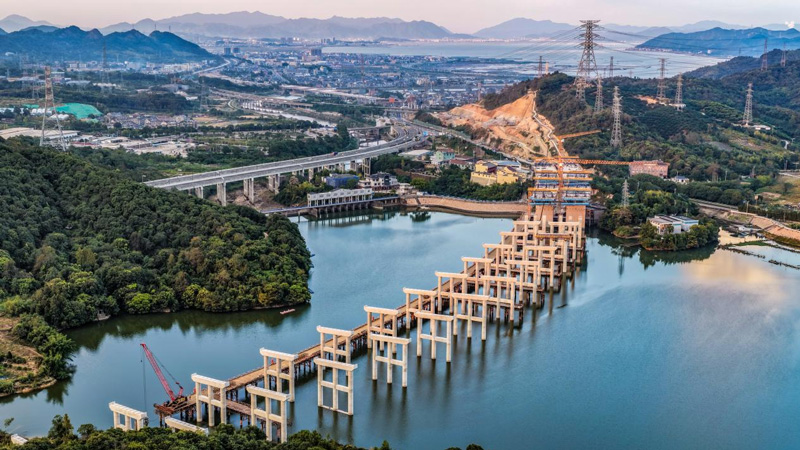 楊梅嶺水庫1號橋施工現場。李全平攝