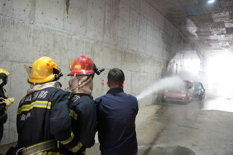 隧道車輛火災扑救演練。浙高運公司供圖