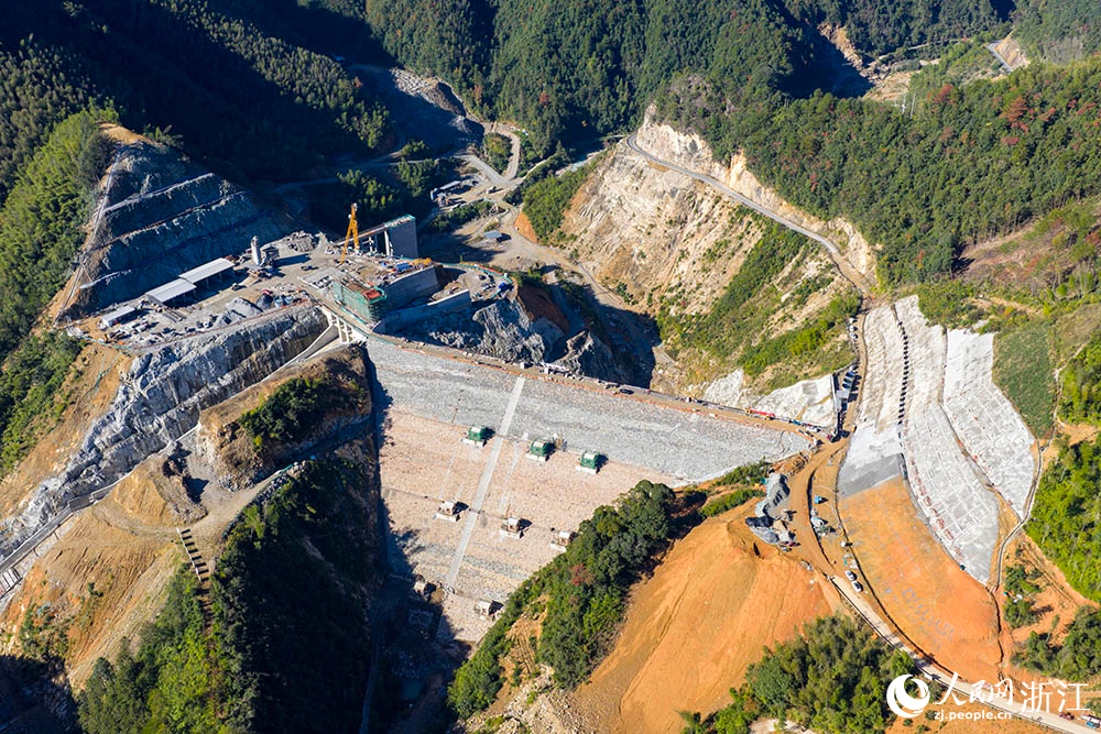 浙江省龙泉市竹垟一级水库施工现场。人民网 章勇涛摄