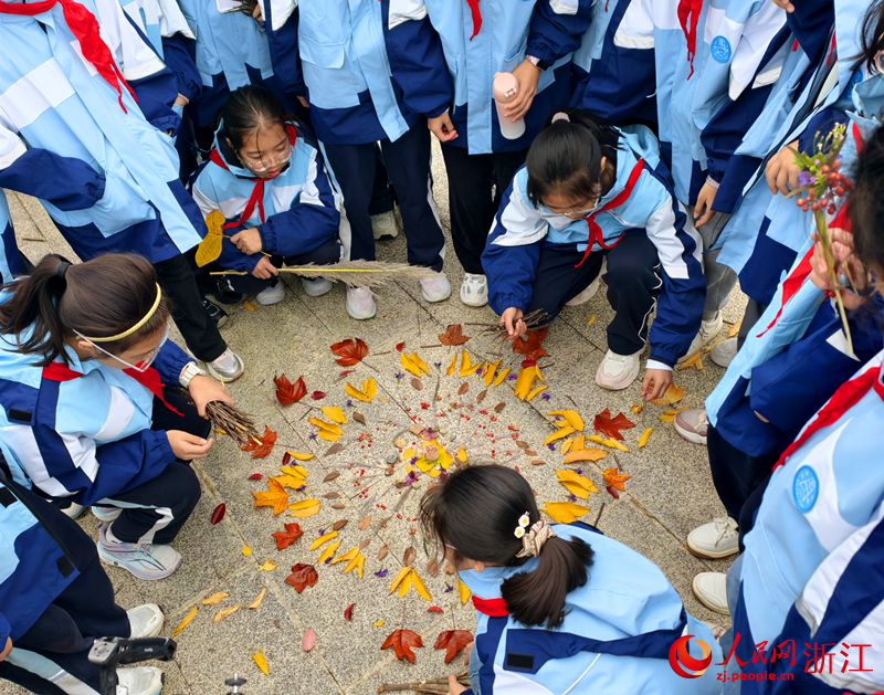 垫江中学校小学部开展户外课程。人民网记者 康梦琦摄