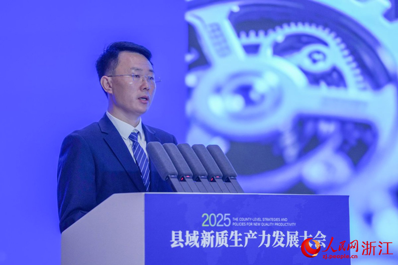 河北省保定市顺平县委常委，顺平经济开发区党工委副书记、管委会常务副主任张要松作案例分享。人民网 章勇涛摄